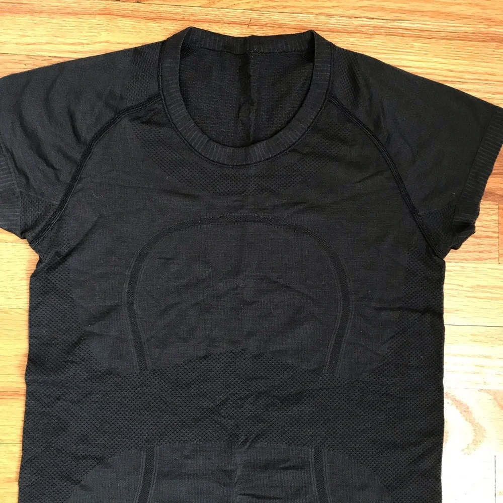 Lululemon Swiftly Tech Black Short Sleeve Shirt 6